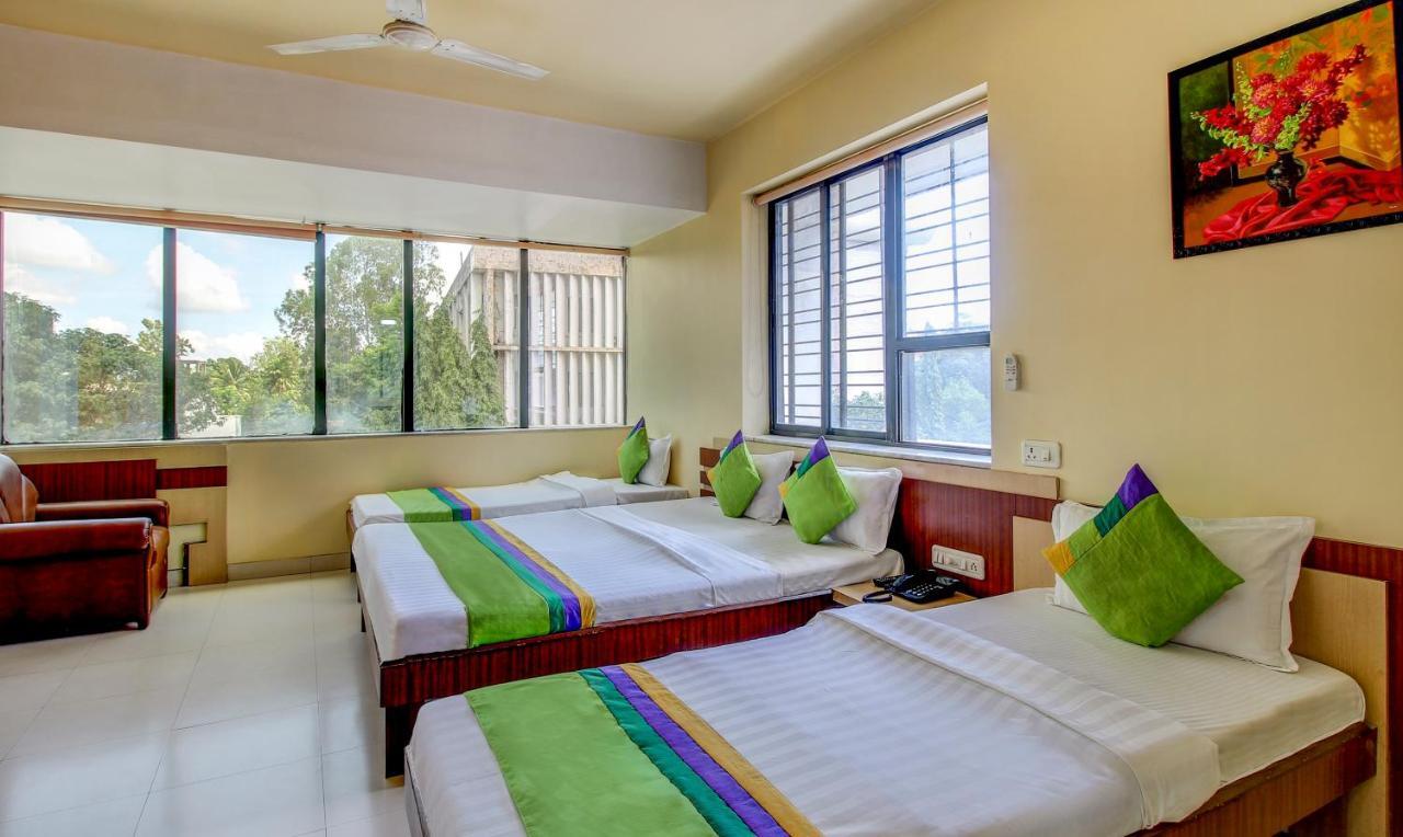 Treebo Trip Samrat Nashik Extérieur photo